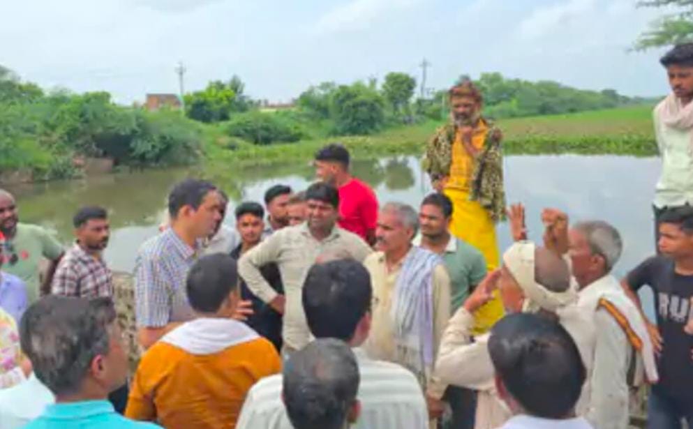 महरौली और जानू गांव में जलभराव की समस्या पर राहत कार्यों के निर्देश