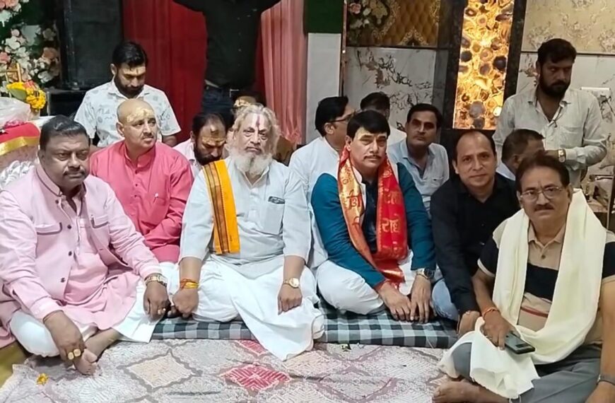 तुलसी जयंती समारोह में कलाकार एवं समाजसेवी हुए सम्मानित