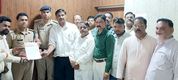ई-रिक्शा व ऑटो को पूर्णतः प्रतिबंध करने की मांग