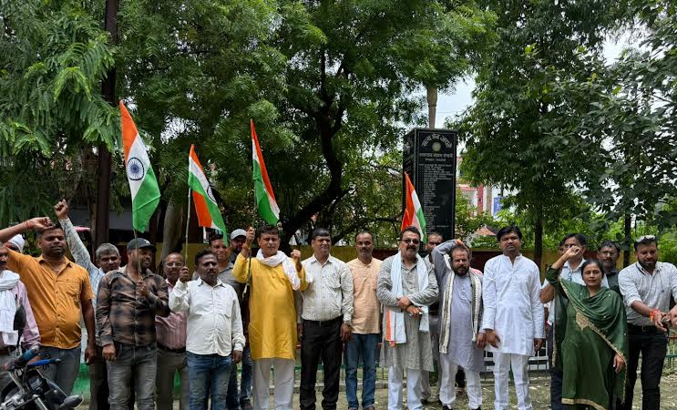 तिरंगा यात्रा: राष्ट्र की रक्षा तथा प्रगति में भागीदार बनने का संकल्प