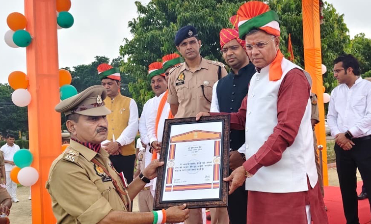 युवा पीढ़ी ने तिरंगे के प्रति आत्म सम्मान, गौरव पैदा किया हैः राज्यमंत्री