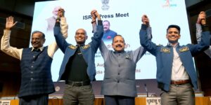 ‘अंतरिक्ष से आज भी भारत सारे जहां से…