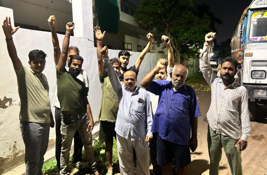भ्रष्टाचार की भेंट चढ़ा नाली निर्माण, क्षेत्रीय आमजन सड़कों पर उतरे, की नारेबाजी
