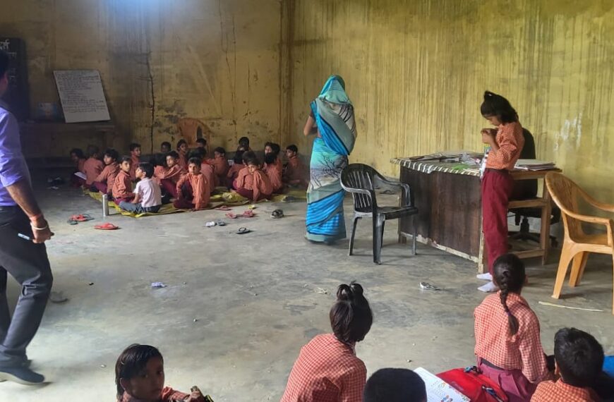 बिना मान्यता संचालित स्कूल पकड़ा गया, खंड शिक्षा…