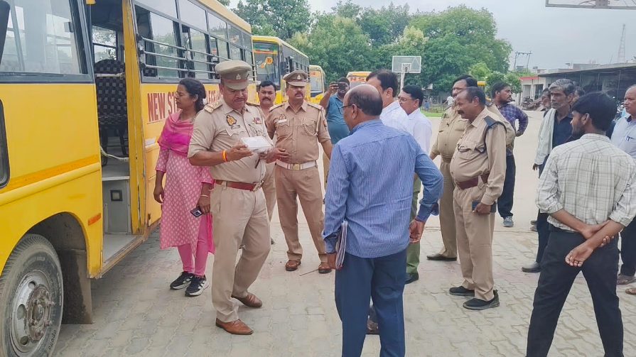 उप संभागीय परिवहन विभाग ने स्कूली वाहनों के दस्तावेज और चालकों के चरित्र सत्यापन की…