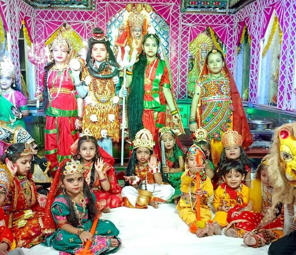 दुर्गा बाल रूप सज्जा प्रतियोगिता का हुआ आयोजन