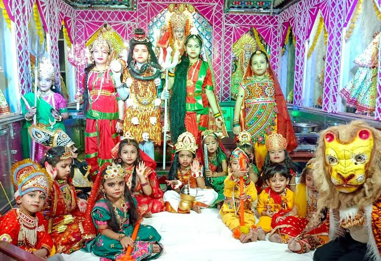 दुर्गा बाल रूप सज्जा प्रतियोगिता का हुआ आयोजन