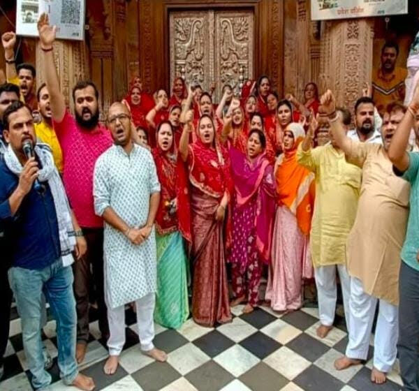 ठाकुर बांकेबिहारी मंदिर में दर्शन समय वृद्धि पर…