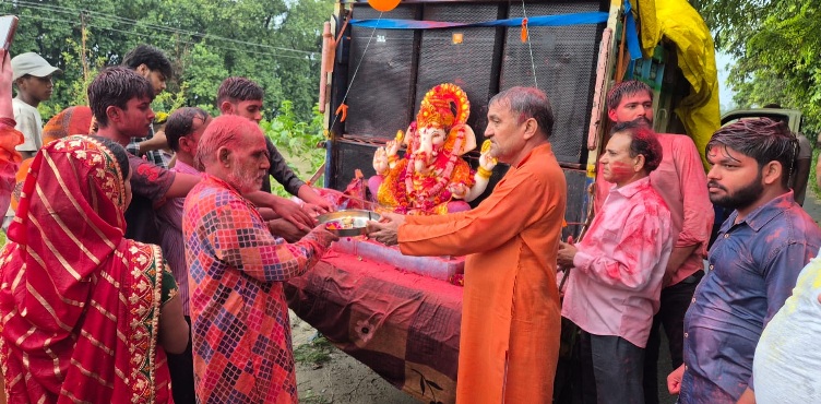 गणपत्ति बप्पा मोरियों के जयकारों से गूंजी शहर…