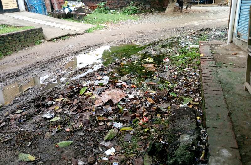 मुंशीगंज के भीमनगर में चार साल से बदहाल…