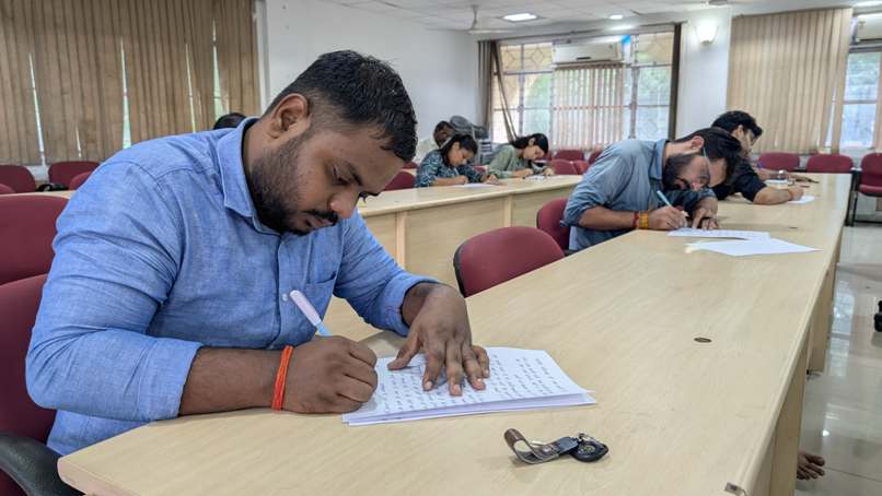बीबीएयू में ‘हिंदी पखवाड़ा उत्सव 2025’ के अंतर्गत निबंध प्रतियोगिता का आयोजन