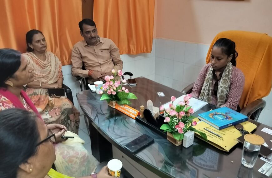 एक दिन की नगर पंचायत अध्यक्ष बनी आठवीं…