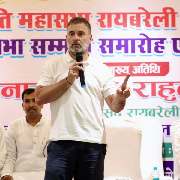 रायबरेली में राहुल गांधी के दौरे के दौरान…