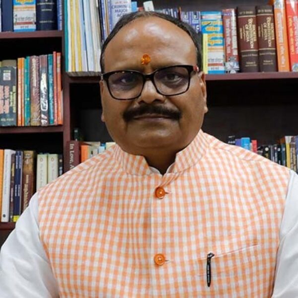 डिप्टी सीएम ब्रजेश पाठक ने दिए एनएचएम निदेशक…