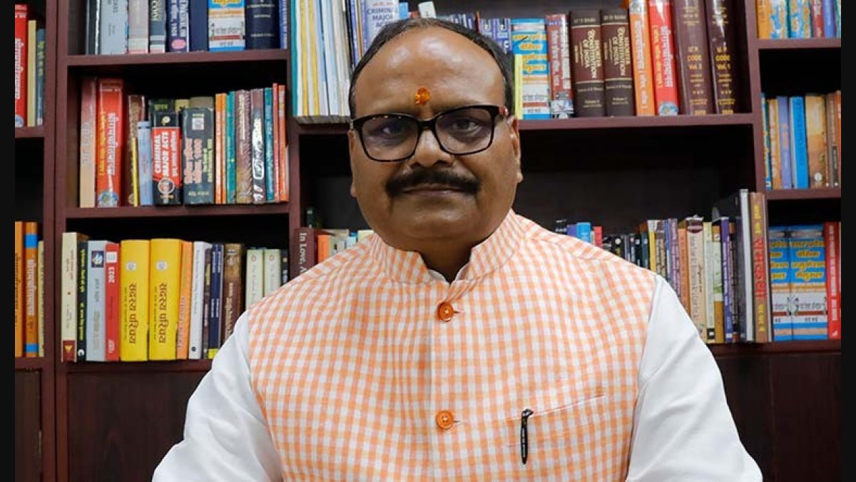 डिप्टी सीएम ब्रजेश पाठक ने दिए एनएचएम निदेशक को समस्या समाधान के निर्देश