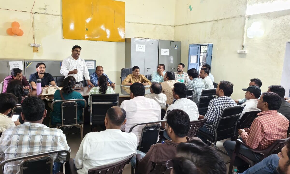 ग्राम विकास अधिकारी संघ की बैठक में सचिवों ने रखी समस्याऐं