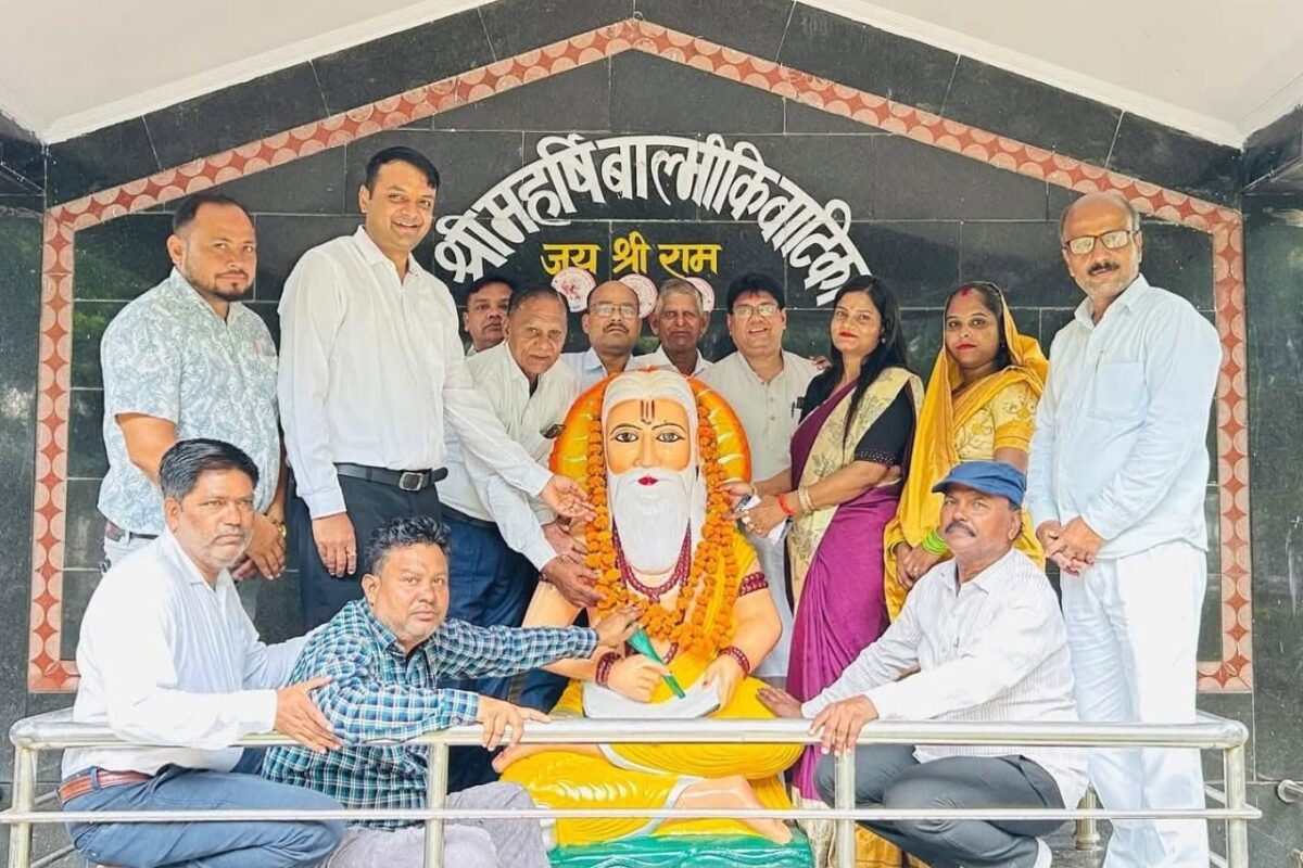 धूमधाम से मनाई गई महर्षि वाल्मीकि जयंती