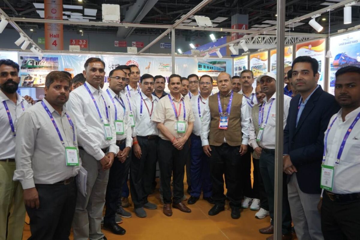 рдЖрд░реЗрдбрд┐рдХрд╛ рдХреЗ рдорд╣рд╛рдкреНрд░рдмрдВрдзрдХ рдиреЗ рдХрд┐рдпрд╛ рдЕрдВрддрд░рд░рд╛рд╖реНрдЯреНрд░реАрдп рдкреНрд░рджрд░реНрд╢рдиреА рдореЗрдВ рд╕реНрдЯреЙрд▓ рдХрд╛ рдЙрджреНрдШрд╛рдЯрди