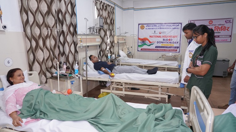 आरेडिका में राष्ट्रीय स्वैच्छिक रक्तदान दिवस पर रक्तदान शिविर का आयोजन