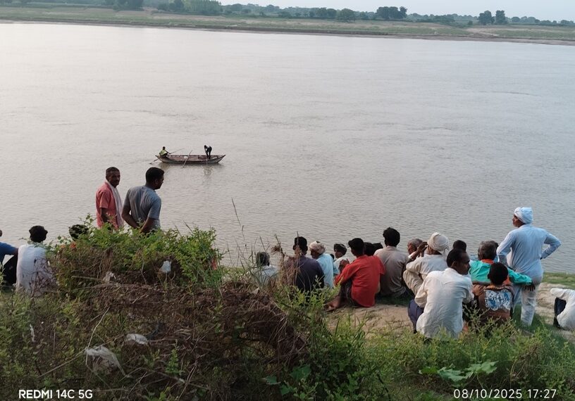 विसर्जन के दौरान यमुना नदी में डूबीं दो…