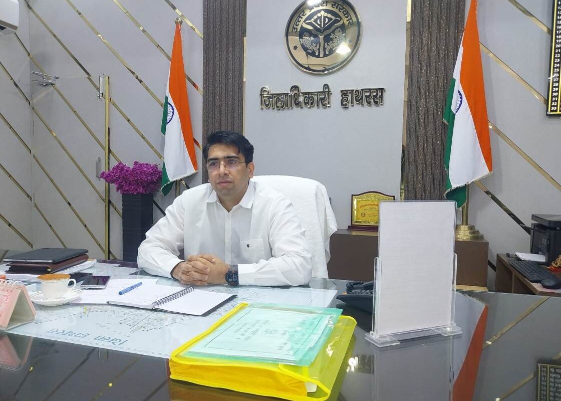 “स्वच्छता हमारी प्राथमिकता, नागरिकों को देंगे हरित और सुरक्षित माहौल” : जिलाधिकारी अतुल वत्स