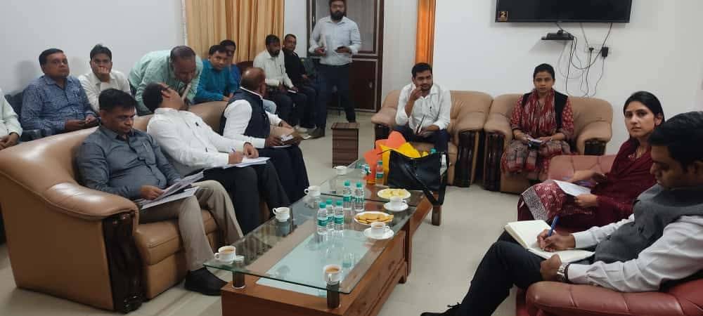 विधायक अदिति सिंह ने अधिकारियों के साथ समग्र विकास पर की बैठक