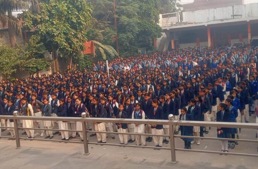 छात्र-छात्राओं ने ली यातायात नियमों के पालन की शपथ