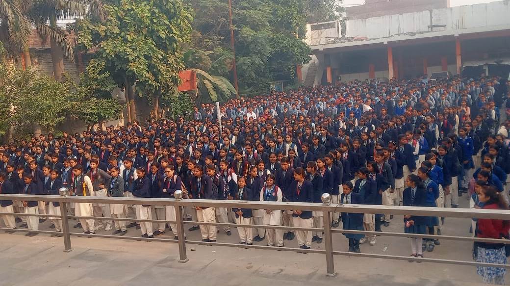 छात्र-छात्राओं ने ली यातायात नियमों के पालन की शपथ