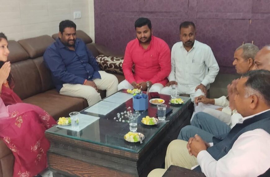 विधायक अदिति सिंह ने दी श्रद्धांजलि, अस्वस्थ समाजसेवी राजकुमार चौधरी से की भेंट