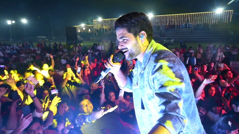 स्वर्ण जयंती समारोह: सलमान अली के गीतों पर झूम उठी एनटीपीसी ऊंचाहार