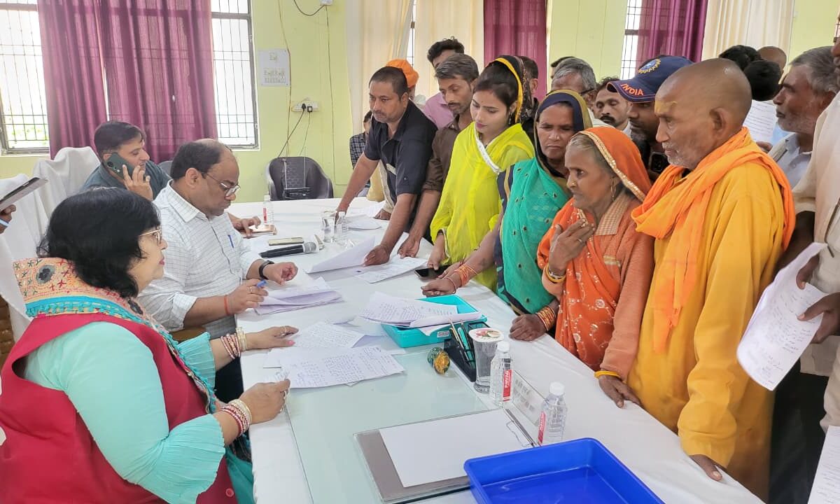 рдореИрдерд╛ рдореЗрдВ рд╕рдореНрдкрдиреНрди рд╣реБрдЖ рд╕рдореНрдкреВрд░реНрдг рд╕рдорд╛рдзрд╛рди рджрд┐рд╡рд╕, рдордВрддреНрд░реА рдкреНрд░рддрд┐рднрд╛ рд╢реБрдХреНрд▓рд╛ рдиреЗ рд╕реБрдиреАрдВ рдЬрдирддрд╛ рдХреА рд╕рдорд╕реНрдпрд╛рдПрдВ