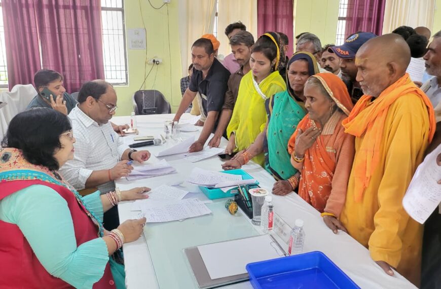 मैथा में सम्पन्न हुआ सम्पूर्ण समाधान दिवस, मंत्री प्रतिभा शुक्ला ने सुनीं जनता की समस्याएं