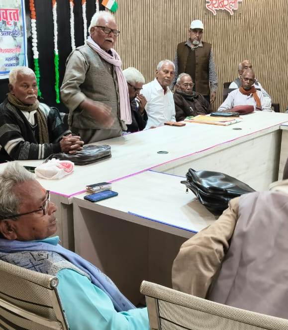 सेवानिवृत्त प्राथमिक शिक्षक कल्याण परिषद की मासिक बैठक संपन्न
