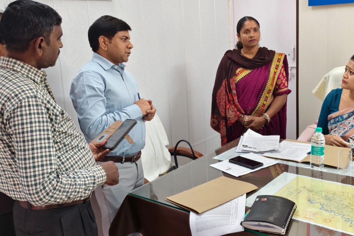 प्रत्येक मतदाता तक गणना प्रपत्र समयबद्ध रूप से पहुंचे: डीएम हर्षिता माथुर