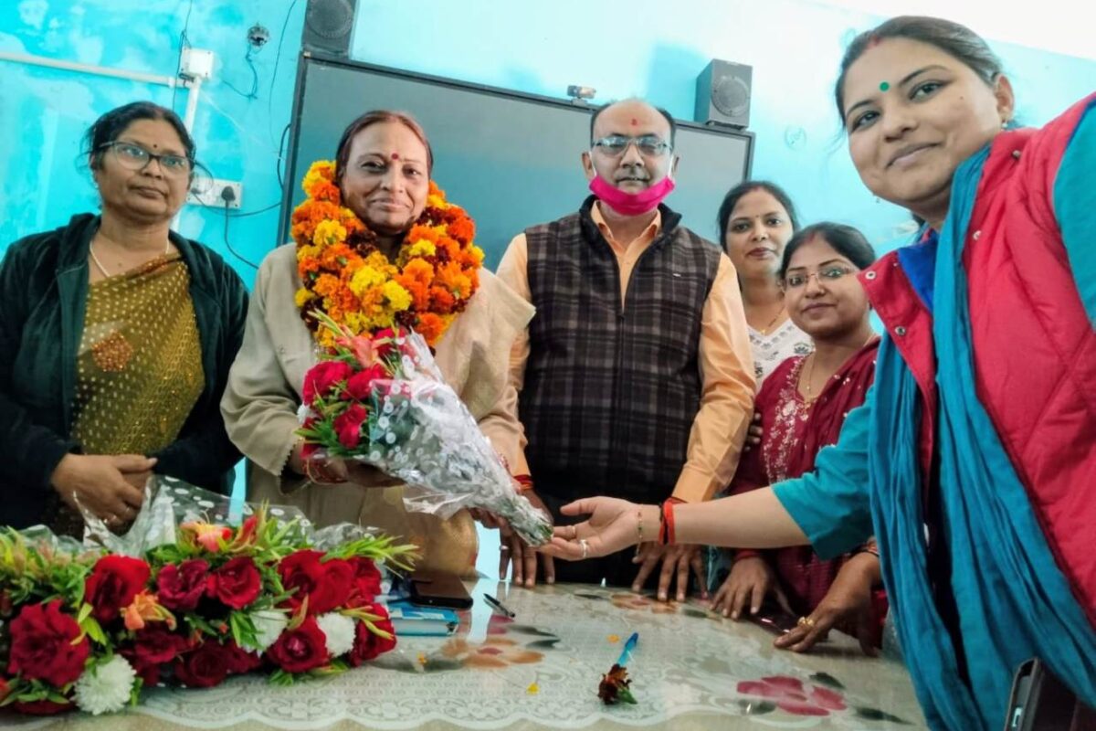 नवागत खंड शिक्षा अधिकारी का राष्ट्रीय शैक्षिक महासंघ द्वारा किया गया स्वागत