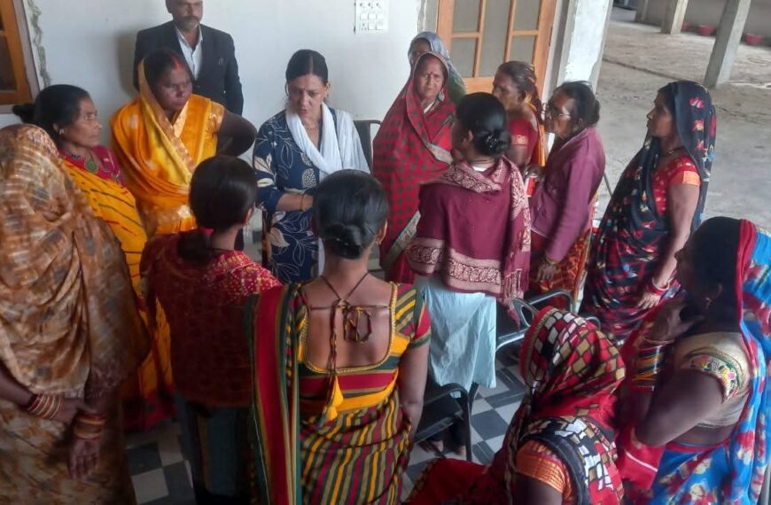 बेघर हुए परिवार की मदद के लिये पूनम सिंह ने बढ़ाया हाथ