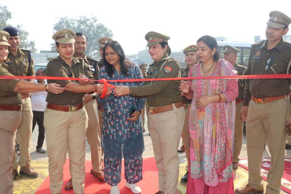महिला थाना कार्यालय का जीर्णोद्धार पूरा, मुख्य द्वार का रिबन काटकर उद्घाटन