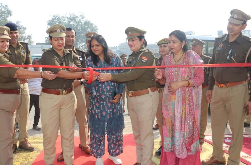 महिला थाना कार्यालय का जीर्णोद्धार पूरा, मुख्य द्वार का रिबन काटकर उद्घाटन