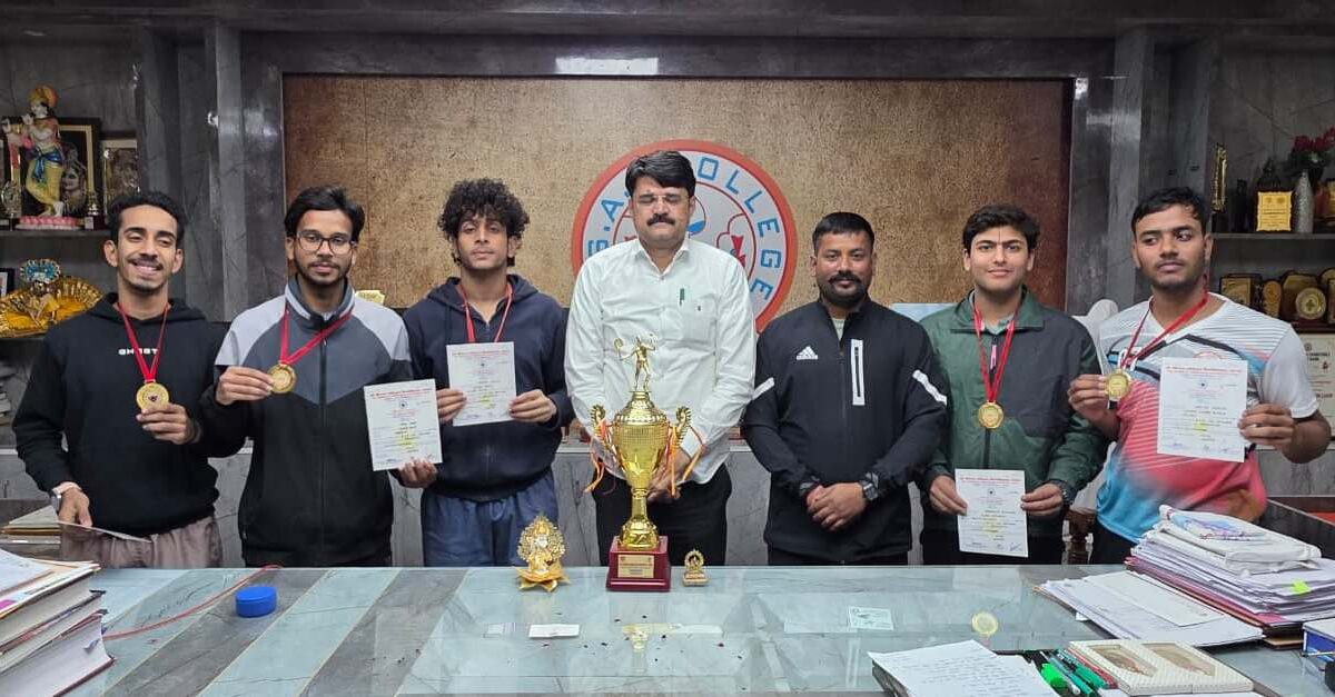 बैडमिंटन में बीएसए कॉलेज बना विश्वविद्यालय चैंपियन