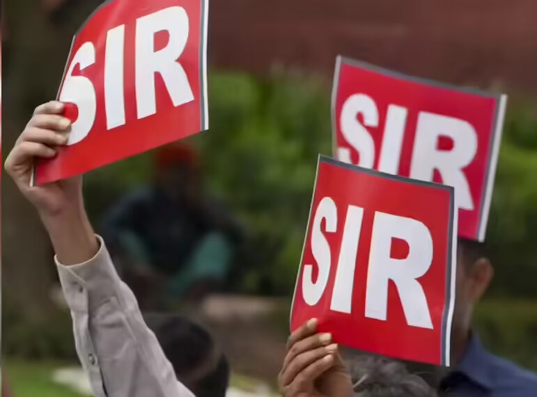 मतदाता पुनरीक्षण : लोकतन्त्र की रीढ़ को मज़बूत करने की कवायद