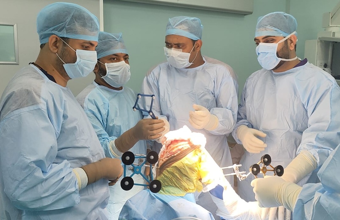 रोबोट की सहायता से किया गया घुटने का सफल प्रत्यारोपण