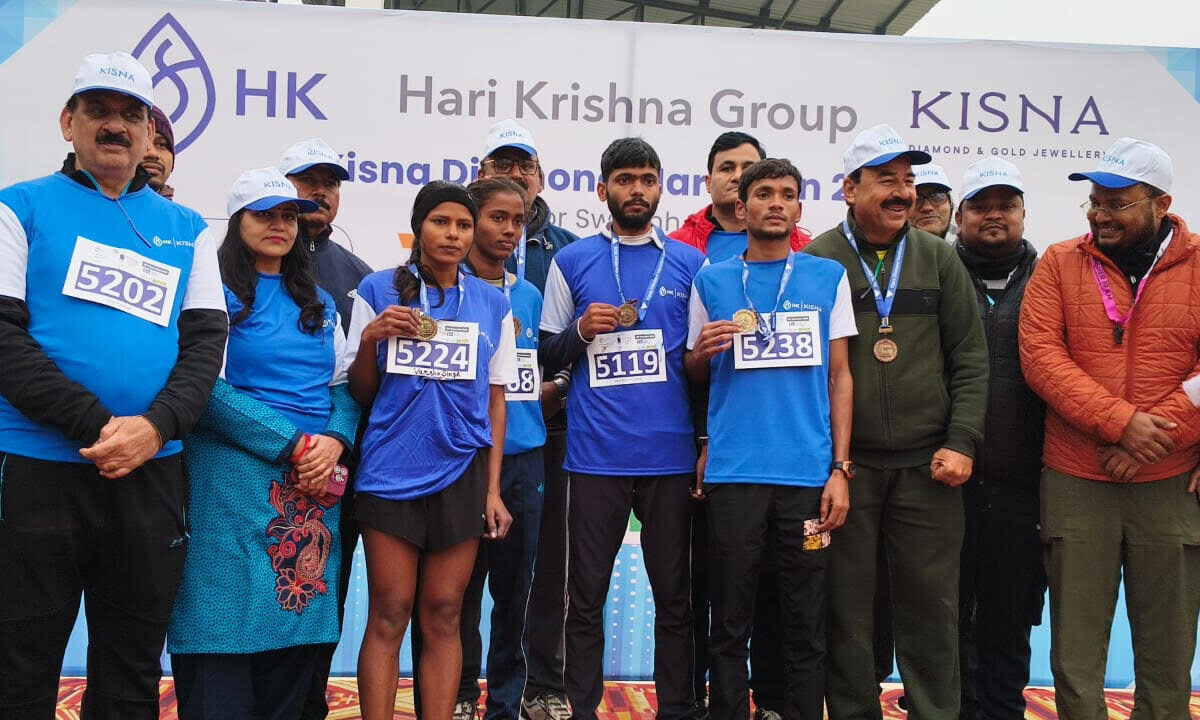 рдореИрд░рд╛рдерди рдореЗрдВ рд╕реИрдХреЬреЛ рд▓реЛрдЧреЛрдВ рдиреЗ рд▓рд┐рдпрд╛ рд╣рд┐рд╕реНрд╕рд╛