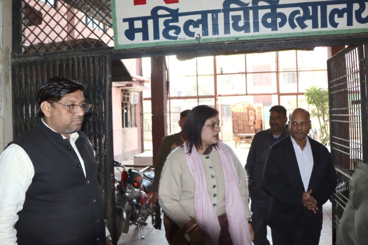 नगर पालिका अध्यक्ष ने बागला महिला चिकित्सालय का किया औचक निरीक्षण
