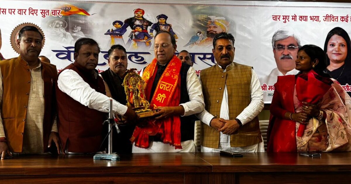 рджреЗрд╢ рдХреЗ рд╕рдЪреНрдЪреЗ рд░рдЦрд╡рд╛рд▓реЗ рдереЗ рд╕рд╛рд╣рд┐рдмрдЬрд╛рджреЗ: рдЕрд░реБрдг рд╕рд┐рдВрд╣