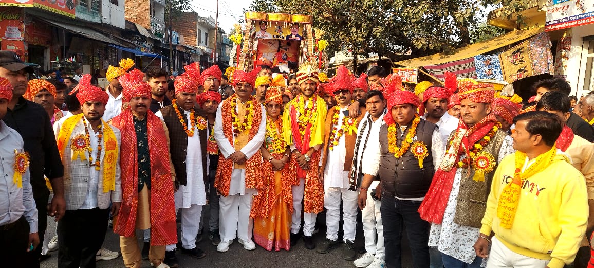 गाजे-बाजे के साथ निकली वीरांगना झलकारी बाई की शोभायात्रा