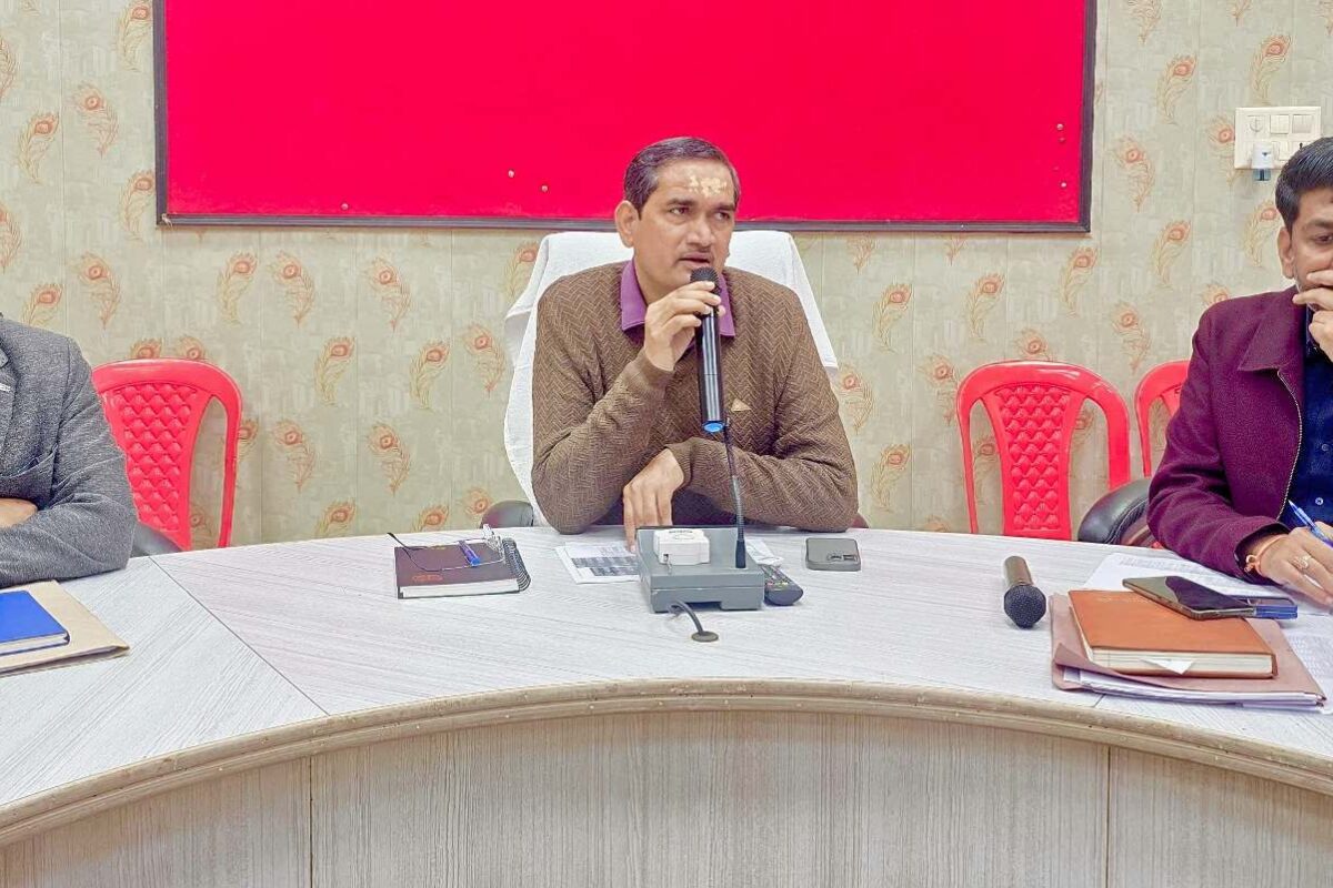 जिलाधिकारी ने विशेष प्रगाढ़ पुनरीक्षण अभियान में सहयोग की अपील की