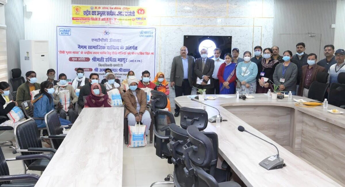 100 टीबी रोगियों को वितरित किए गए पोषण किट