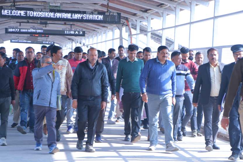 महाप्रबंधक उत्तर मध्य रेलवे ने आगरा मंडल का किया विंडो ट्रेलिंग निरीक्षण