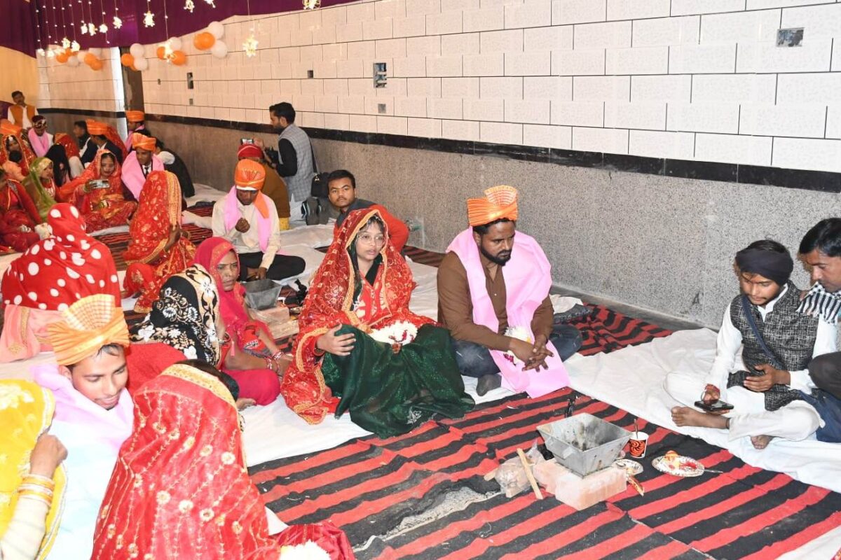मुख्यमंत्री सामूहिक विवाह योजना में 43 जोड़ों का हुआ विवाह