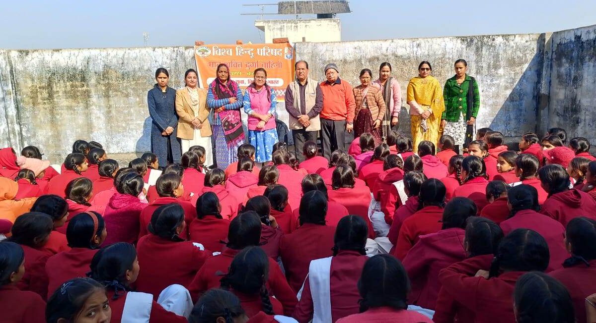 नशा और मोबाइल समाज व परिवार को कर रहे कमजोर : शिवानी चौधरी